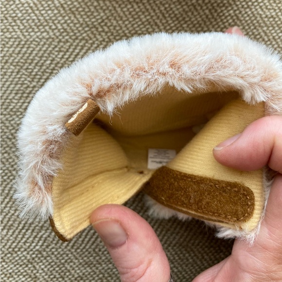 Infant Faux Fur Soft Sole Booties. Tan Brown W/Cream Colored Fur. Size 3-6 M. - Picture 9 of 12
